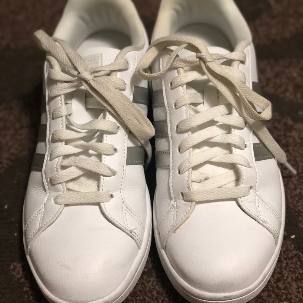 Women’s Addidas cloudfoam stripe sneakers